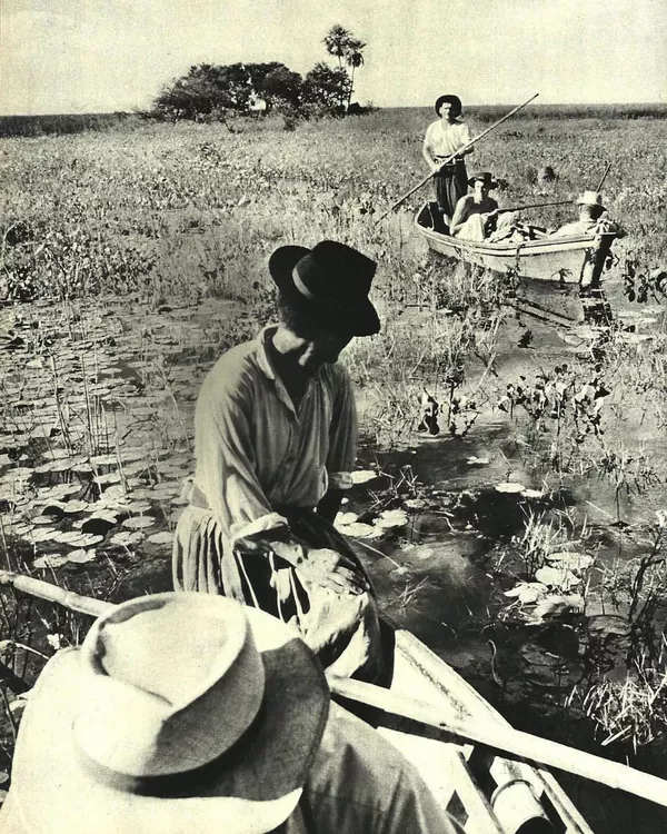 1966-revista-Adan.-Foto-de-Barabino-de-la-cronica-de-RW-Viaje-al-fin-de-los-fantasmas.