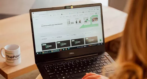 Tendencias-en-educacion-futuro-2023-fuera