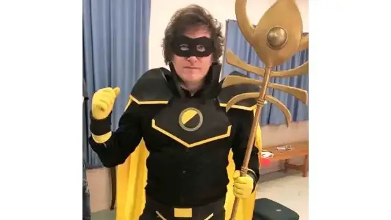 21122025superheroemileicedocg-2157114