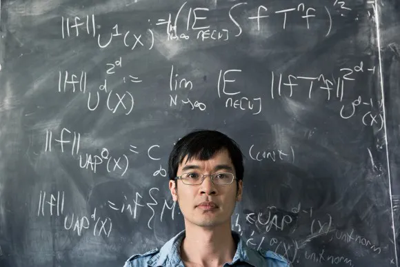 Dibujo20151023-Terry-Tao-Credit-Graeme-Mitchell-for-The-New-York-Times-580x387