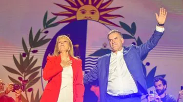yamandu-orsi-presidente-carolina-cosse-vicepresidenta-balotaje-2024jpeg