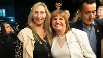 karina-milei-asistio-al-teatro-para-presenciar-la-obra-en-la-que-actua-la-pareja-de-patricia-bullrich-2166905