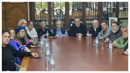 reunion-de-la-cgt-y-cta-previo-al-paro-general-del-10-de-abril-2000258