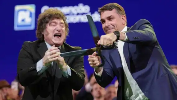 javier-milei-y-flavio-bolsonaro-05102026-2341640