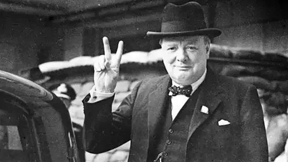 churchill-haciendo-la-v-de-la-victoria-20250429-2013513