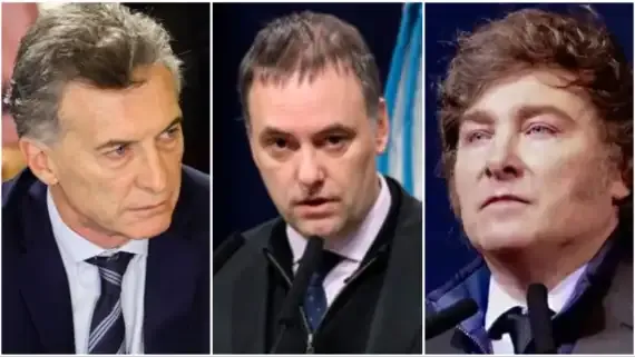 mauricio-macri-manuel-adorni-y-javier-milei-2129989