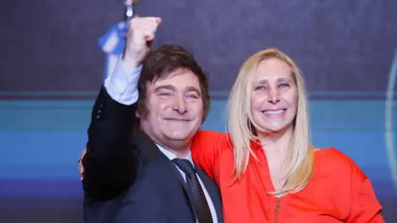 javier-y-karina-milei-fueron-vinculados-con-presuntos-esquemas-de-corrupcion-que-continuan-bajo-investigacion-2159039