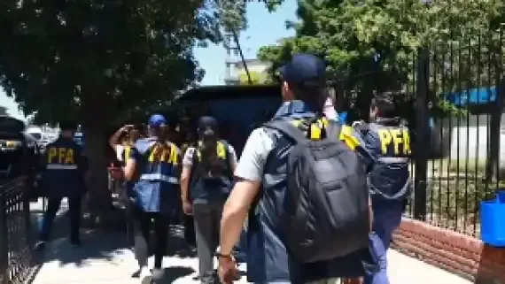 controles-policiales-en-villa-celina-en-busca-de-extranjeros-indocumentados-2174755