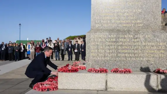 reino-unido-david-cameron-islas-malvinas-g20240220-1757677