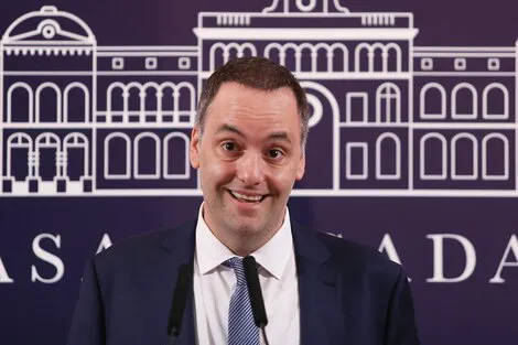 834327-832195-manuel-20adorni-20na_0