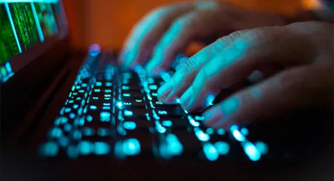 ciberseguridad-hacker-ordenador