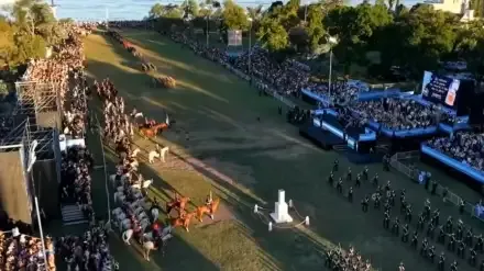 milei-encabezo-la-entrega-del-sabld-e-san-martin-a-granaderos-en-san-lorenzo-2182652