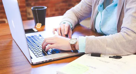 ordenador-buscar-trabajo