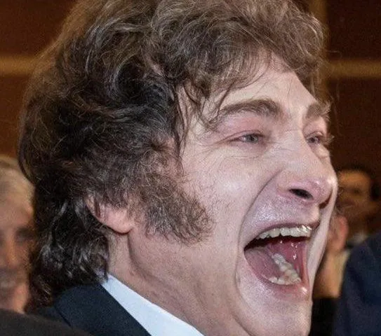 maquillaje-milei-genera-burlas-e1737992852459-543x480