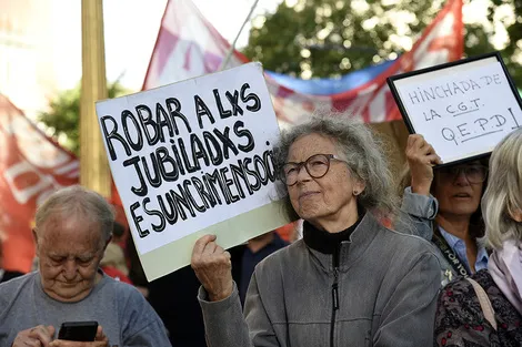 922113-ro03fo0113web-andr-c3-a9s-20macera