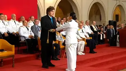 milei-en-la-entrega-de-sables-y-medallas-2025-en-el-colegio-militar-18122025-2156110