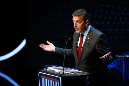 sergio-massa-en-el-debate-ABF5MAZUMBEJHGOEFIFOIOQTSM