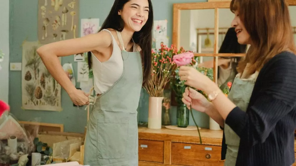 Trabajadoras-de-generacion-z-aplicando-la-quiet-ambition-en-su-desarrollo-personal-1140x640