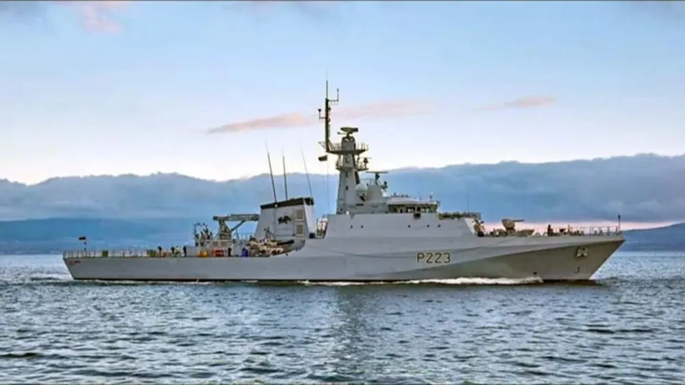 buque-de-guerra-britanico-HMS-Medway