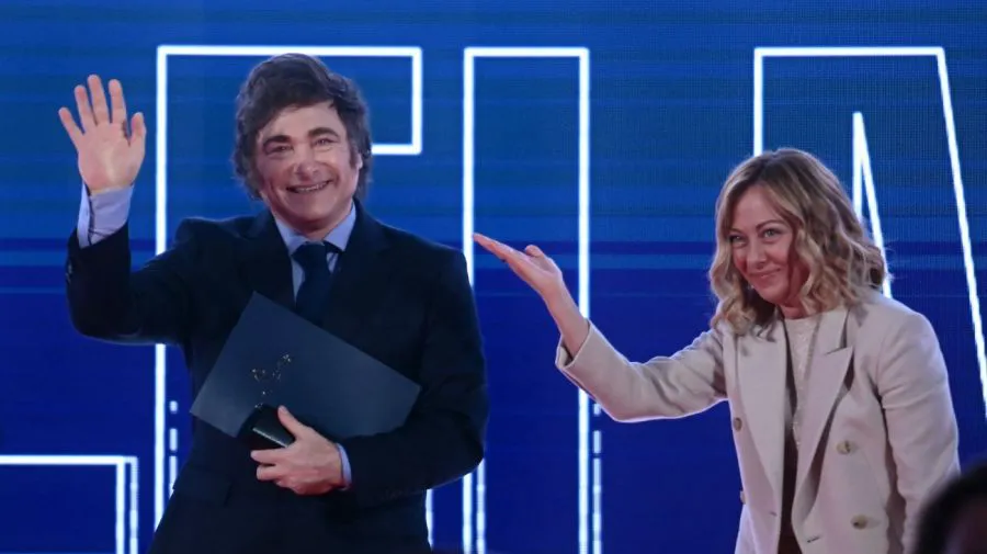 20241214-javier-milei-brindo-un-discurso-en-el-circo-maximo-de-roma-1930733