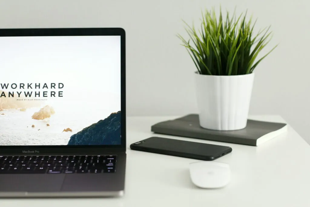 Asynchronous-work-Kevin-Bhagat-Unsplash-1024x683