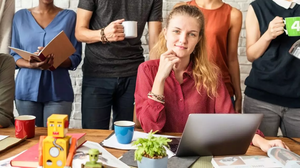 Invertir-en-employer-branding-con-proposito-ayuda-a-atraer-talento-joven-1140x640
