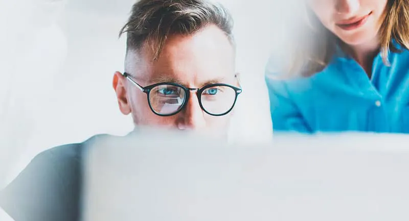 empleados-tecnologia-ordenador-1