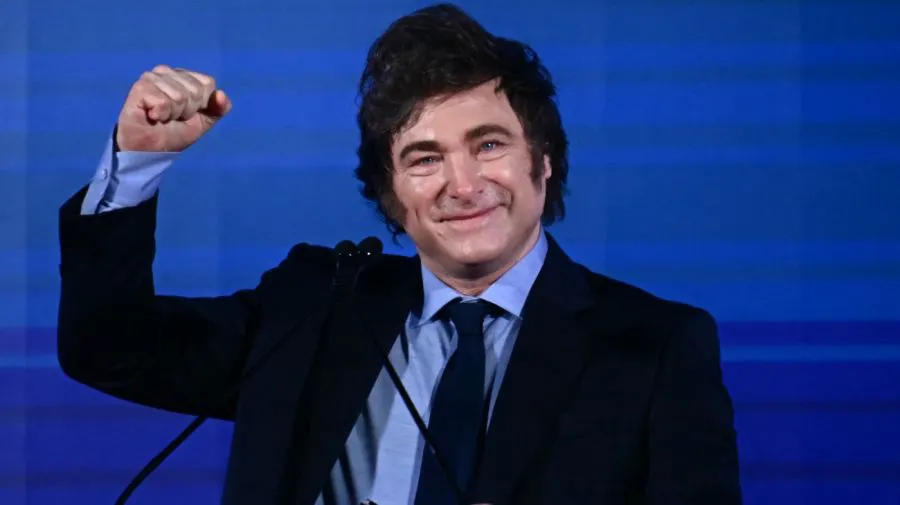 20241214-javier-milei-brindo-un-discurso-en-el-circo-maximo-de-roma-1930734