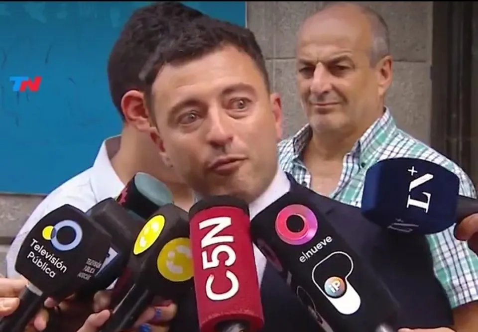 DE-LOREDO-RODRIGO-2024-LLORANDO-EDITADO-960x667