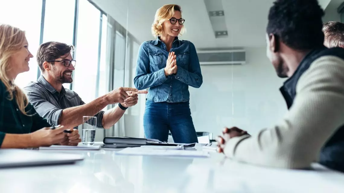 Empresa-que-consigue-motivar-a-los-empleados-para-seguir-formandose-1140x640