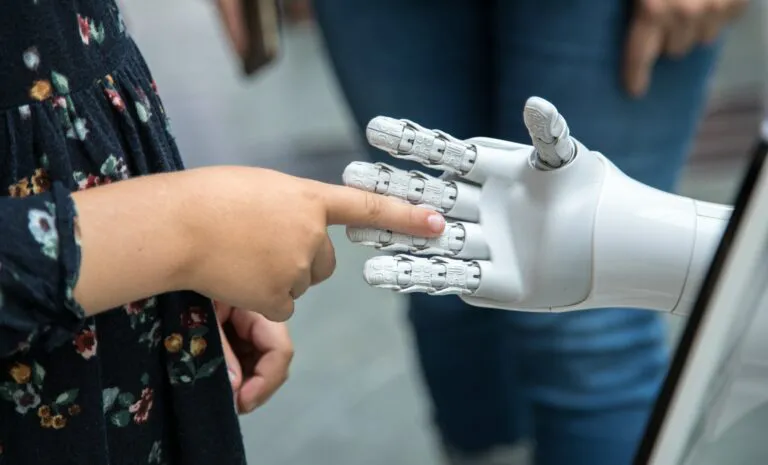 Katja-Anokhina-Human-computer-interaction-Unsplash-768x465