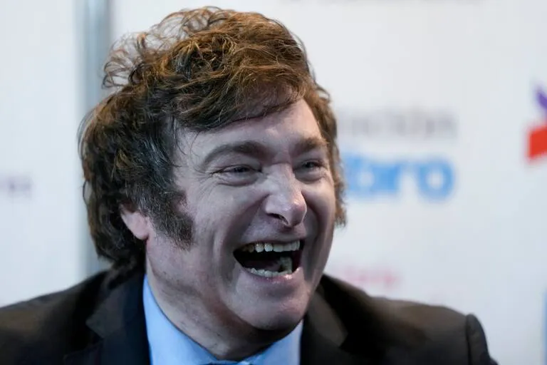 el-candidato-javier-milei-tras-presentar-el-fin-JTBE5JHPRBFEPEKYDFHCI6RE54
