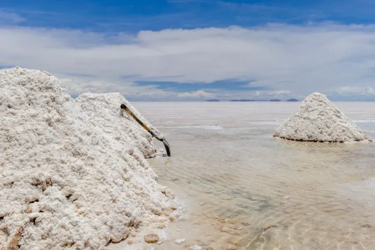 Lithium-in-Bolivia-Alexander-Schimmeck-Unsplash-768x511