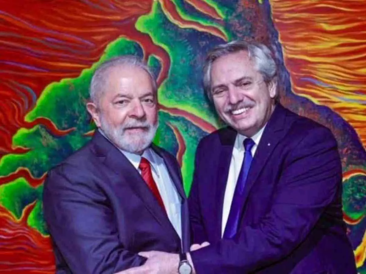 lula-e-o-presidente-da-argentina-alberto-fernandez-lado-a-lado-abracados_1_61061