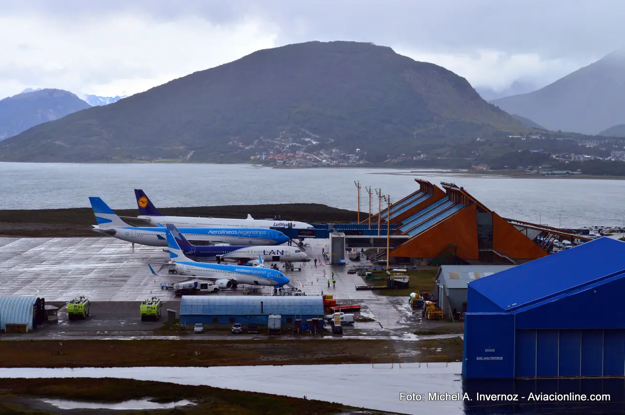 AeropuertoUshuaia-Lufthansa340-MichelIvernoz-06