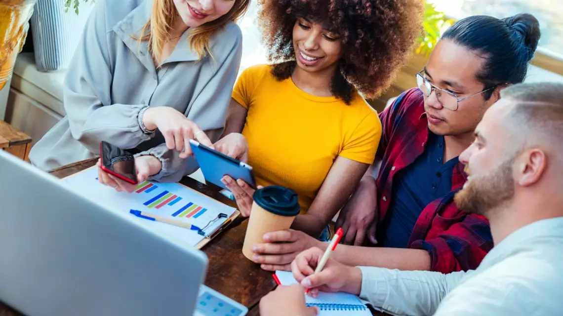 Empresa-que-consigue-captar-la-atencion-de-la-Generacion-Z-1140x640