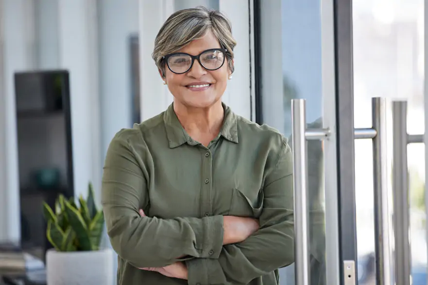 Ejecutiva-que-practica-un-liderazgo-resiliente