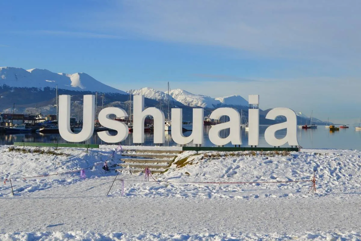 Cartel ushuaia nieve
