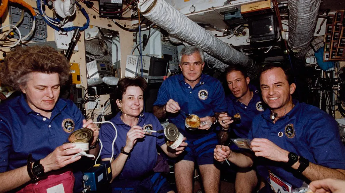 que-comen-los-astronautas-en-el-espacio