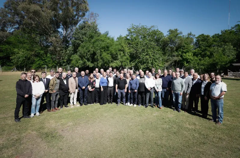 690564d1035e5_798_526!