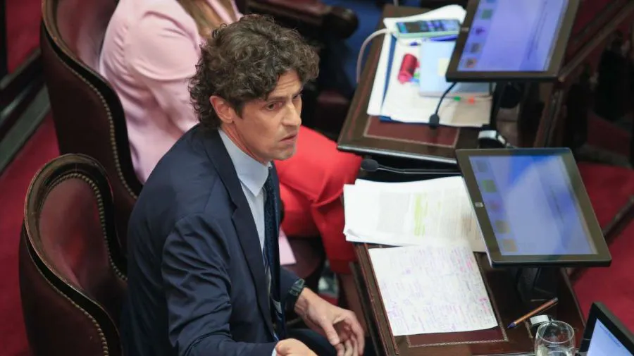 martin-lousteau-20240412-1784148