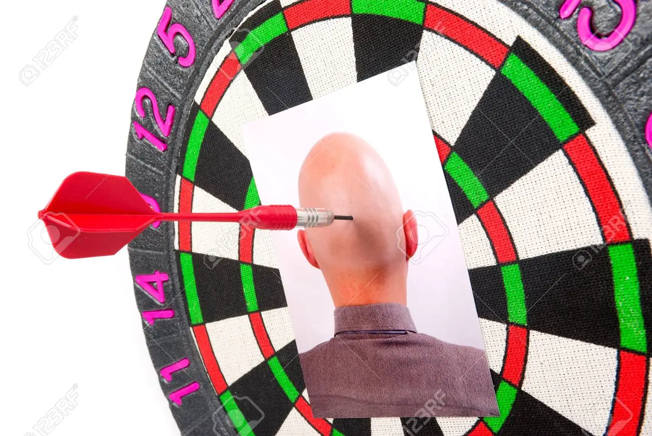 4921858-headhunter-concepts-darts-negocios-y-la-fotografía-de-la-cabeza