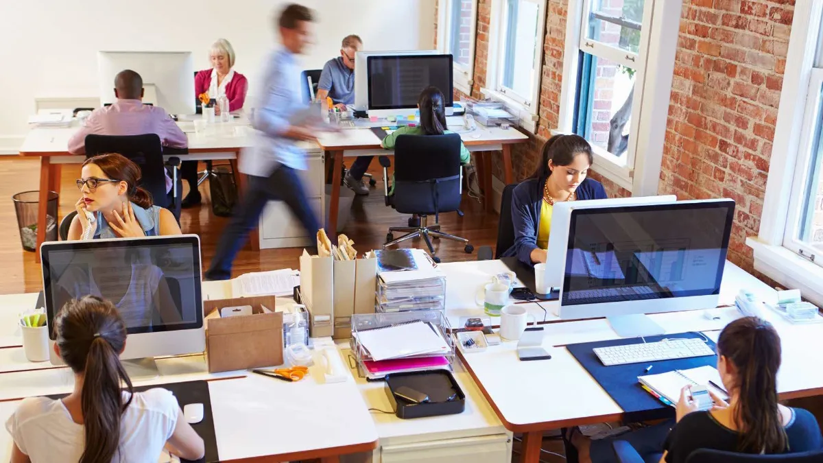 trabajo-en-oficina-jornada-laboral.jpg_554688468