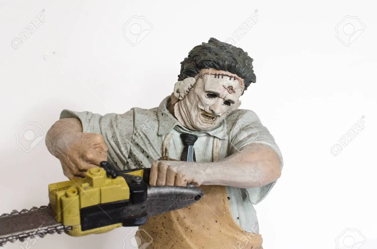 144362293-londres-inglaterra-05-05-2018-texas-chainsaw-massacre-figura-de-acción-coleccionable-grande-de-18-pu