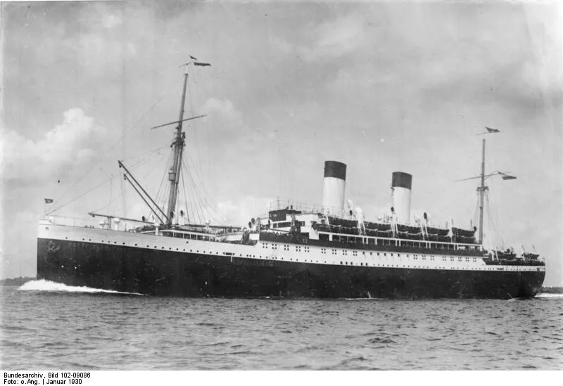 Bundesarchiv_Bild_102-09086,_Passagierschiff__Monte_Cervantes_
