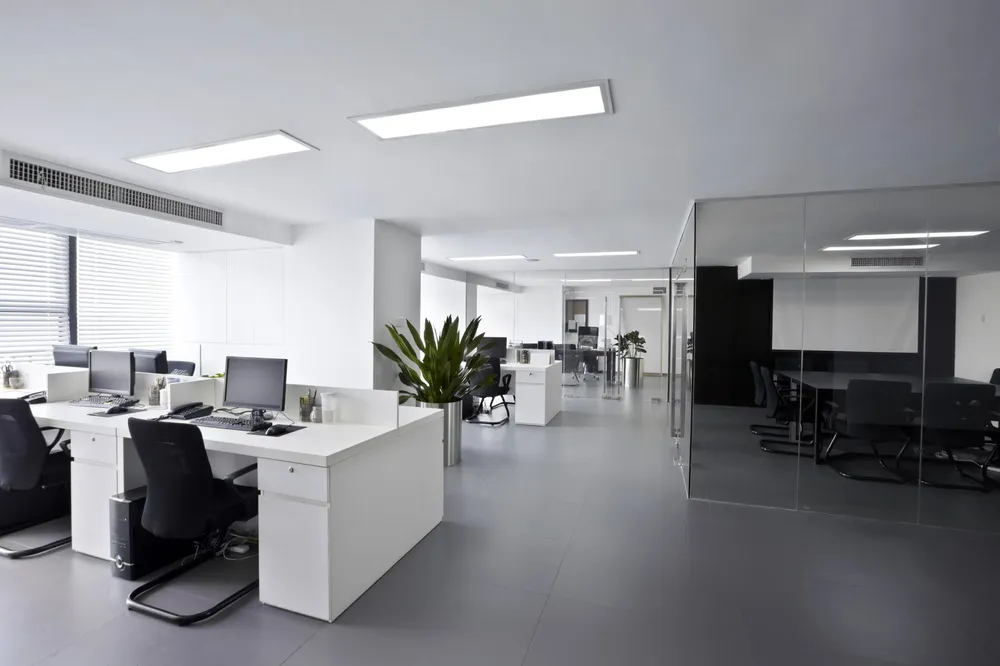 Iluminación-oficinas-scaled