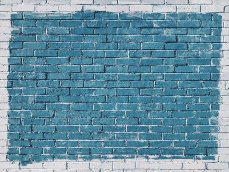 Brick-wall-Patrick-Tomasso-Unsplash-768x576
