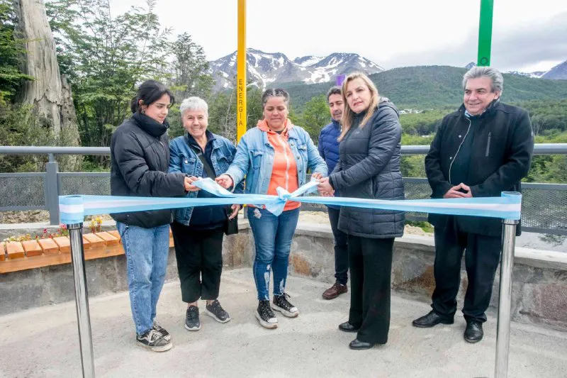 d34ea749-ef89-4c20-970b-f4bf489f5217