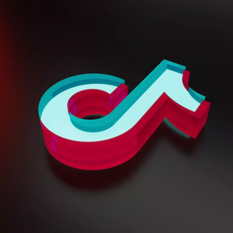 TikTok-Eyestetix-Studio-Unsplash-768x768