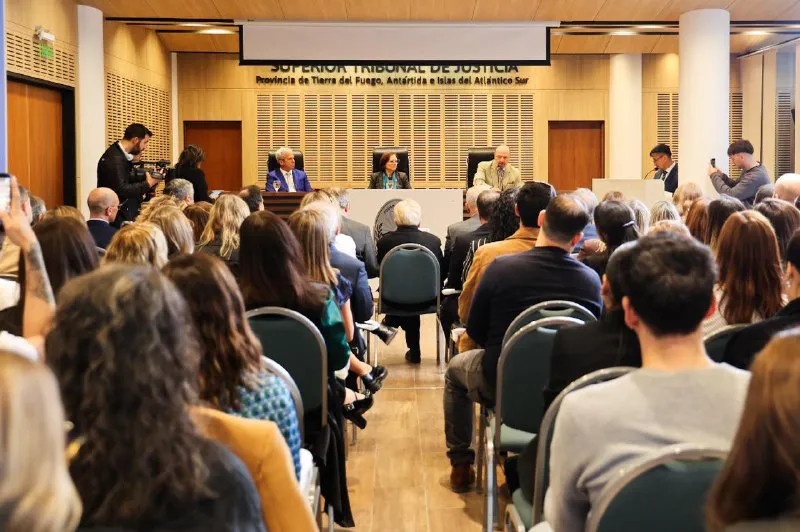 b9fe361b-fc41-419d-85b9-8d953cf48293